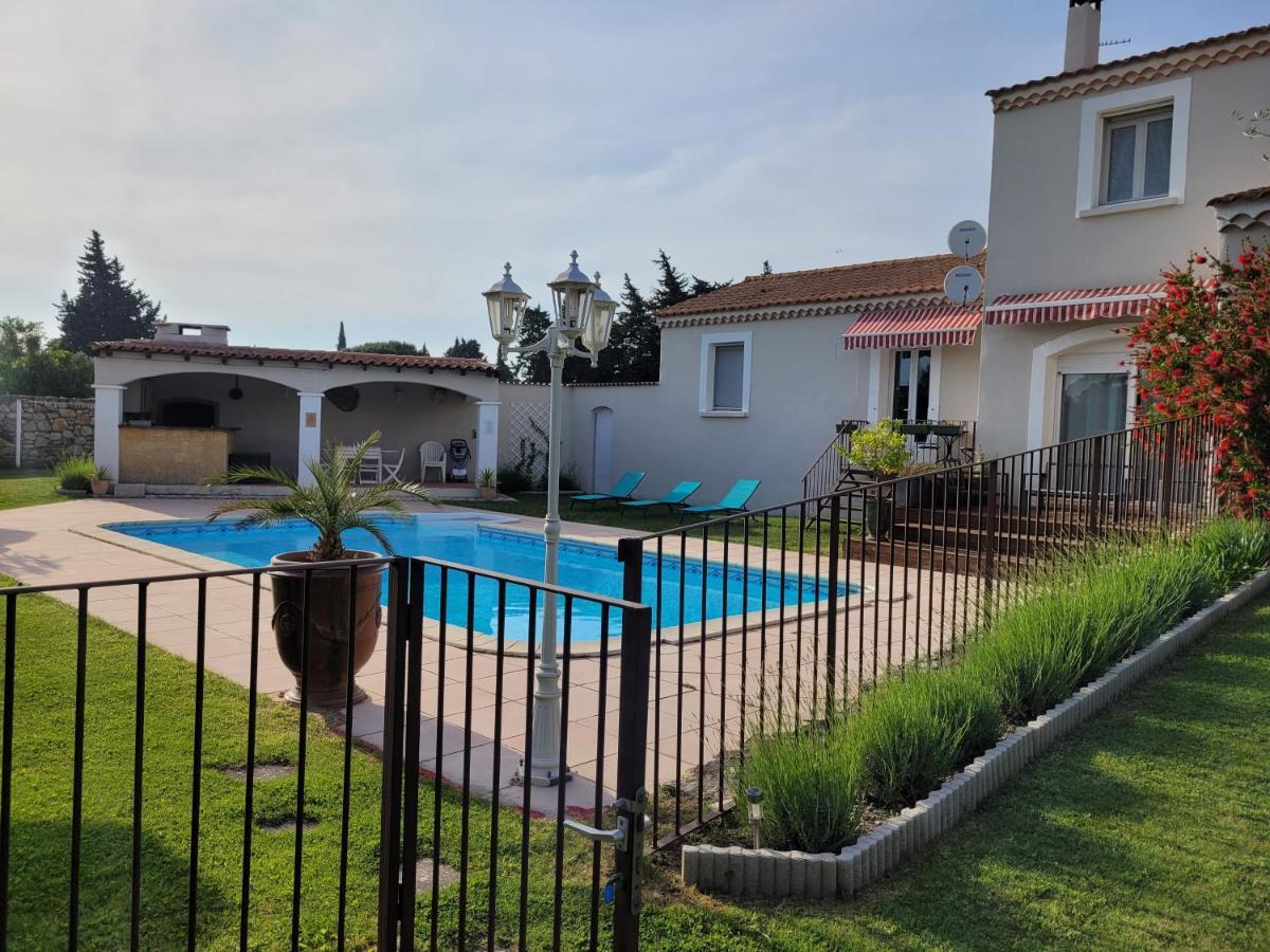 Les chambres d'hôtes d'Eloïse, piscine privée Aramon Exterior foto