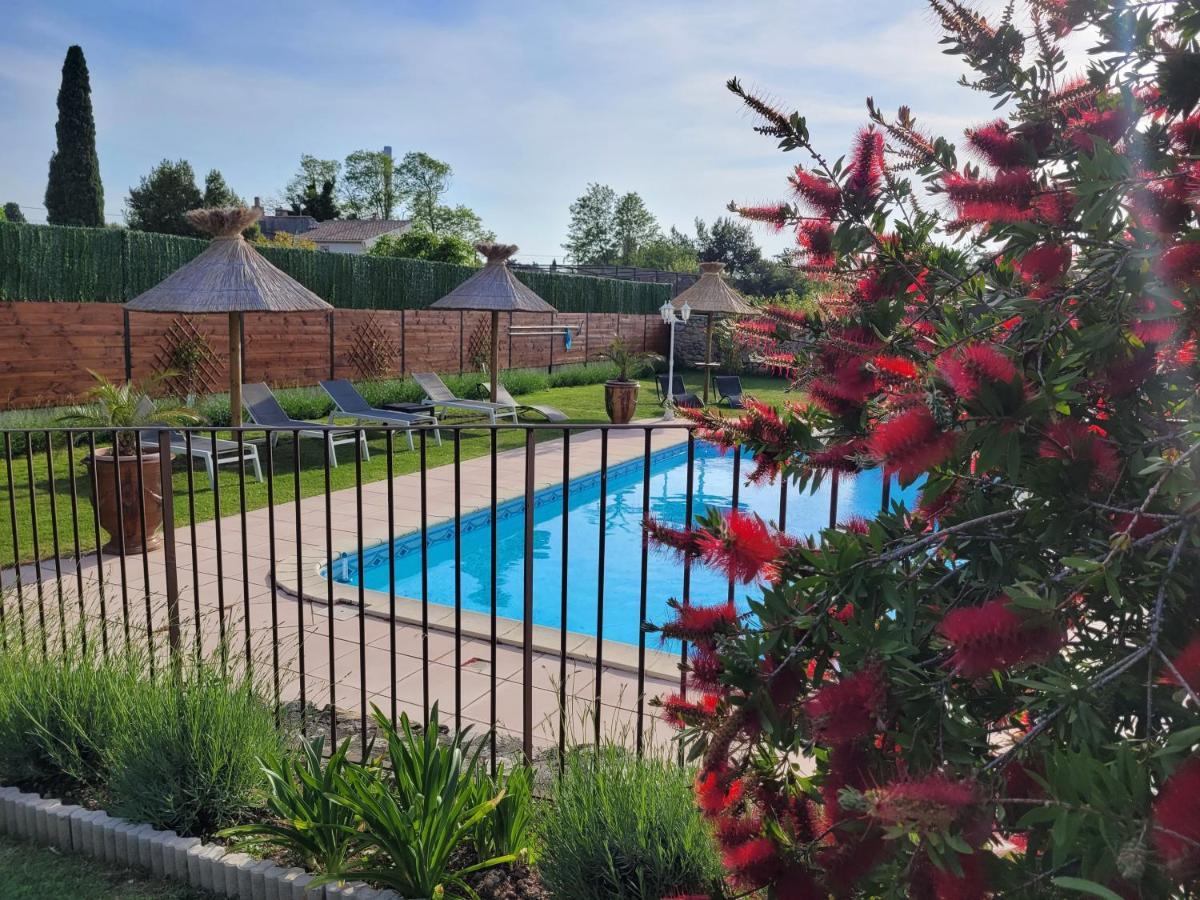 Les chambres d'hôtes d'Eloïse, piscine privée Aramon Exterior foto