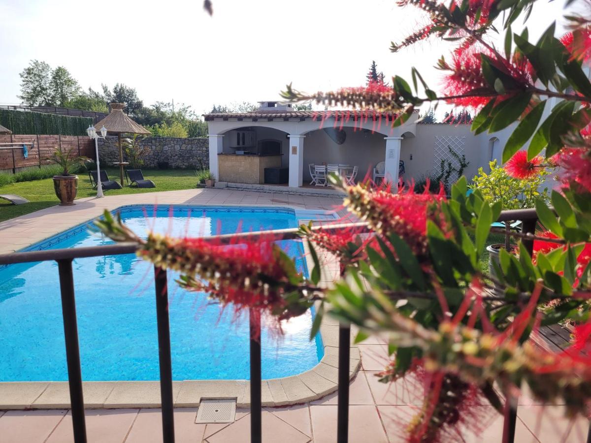 Les chambres d'hôtes d'Eloïse, piscine privée Aramon Exterior foto